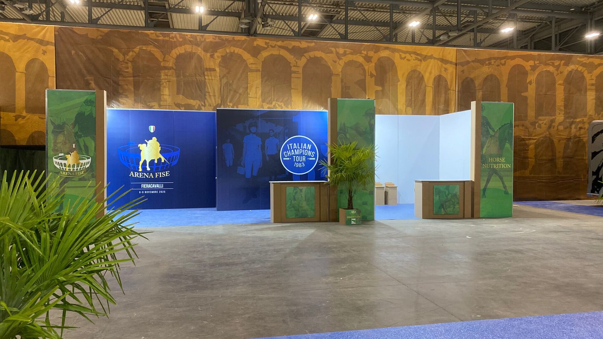 Fiera cavalli mobili in cartone